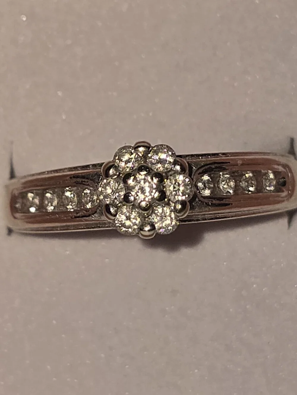 10K White Gold Genuine Diamond Cluster Ring Size 8 Natural Diamonds